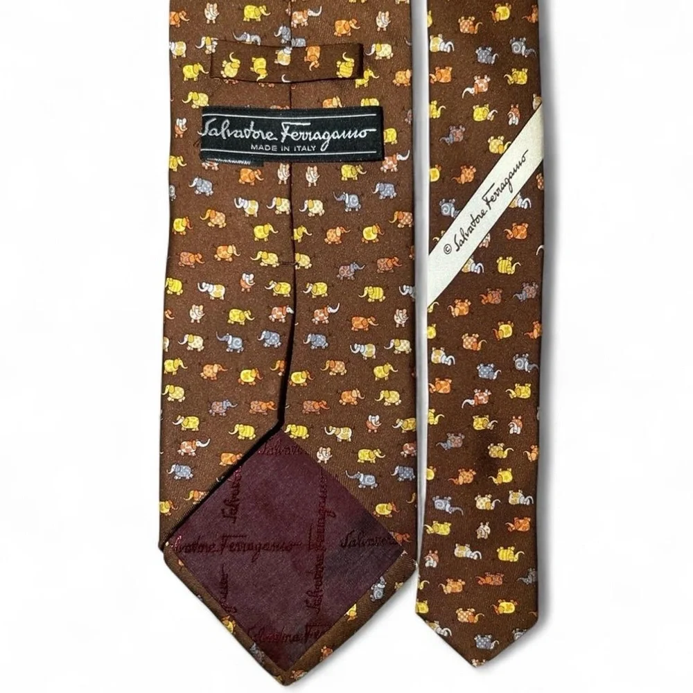 🔥 Ferragamo Tie 🔥 - Picture 5 of 5